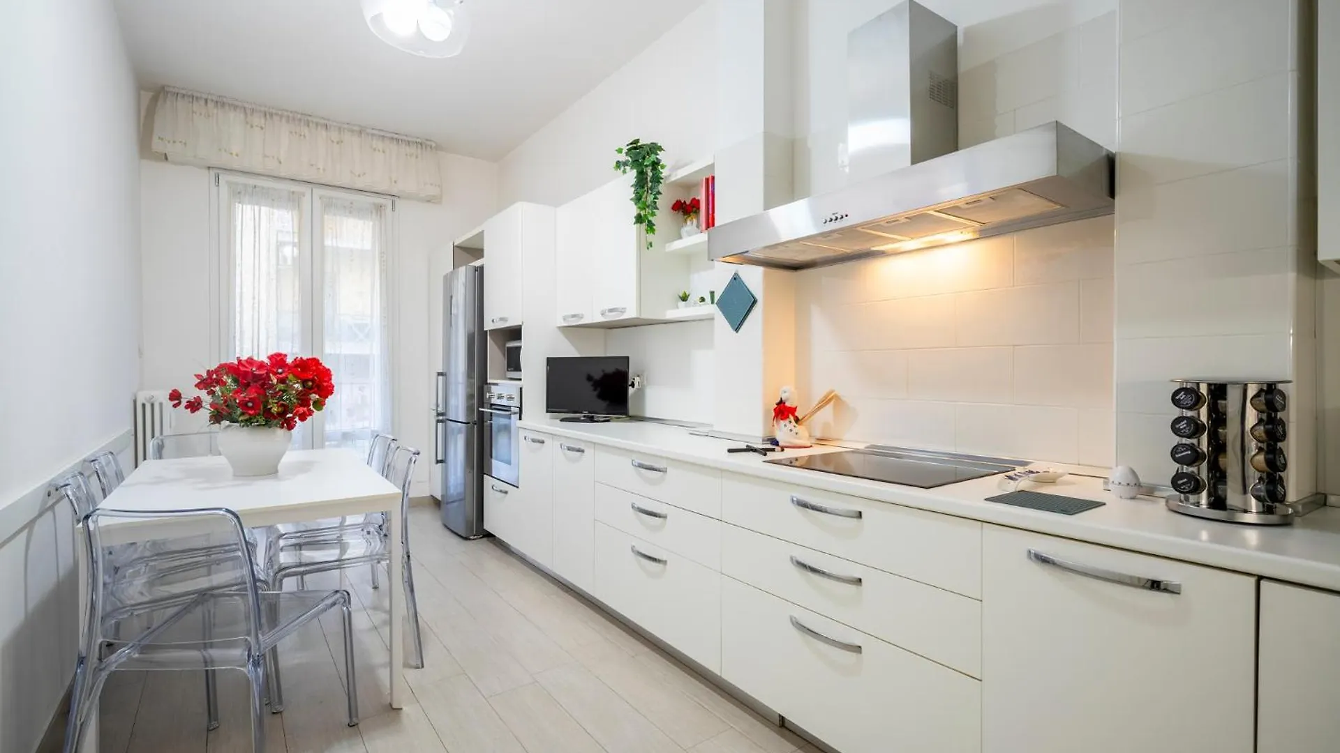 Riverside Apartment In Florens